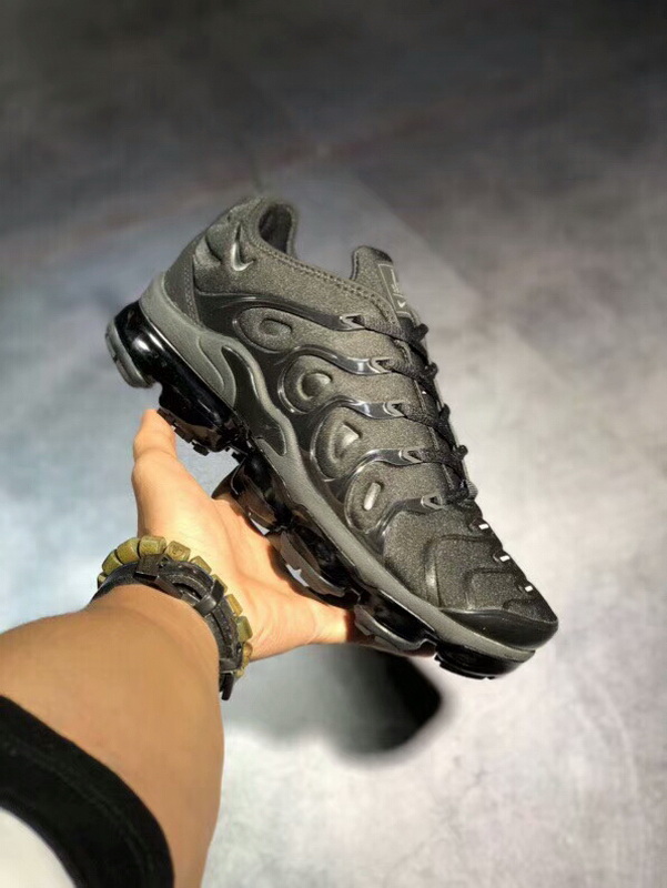 Authentic Nike Air Vapormax Plus black